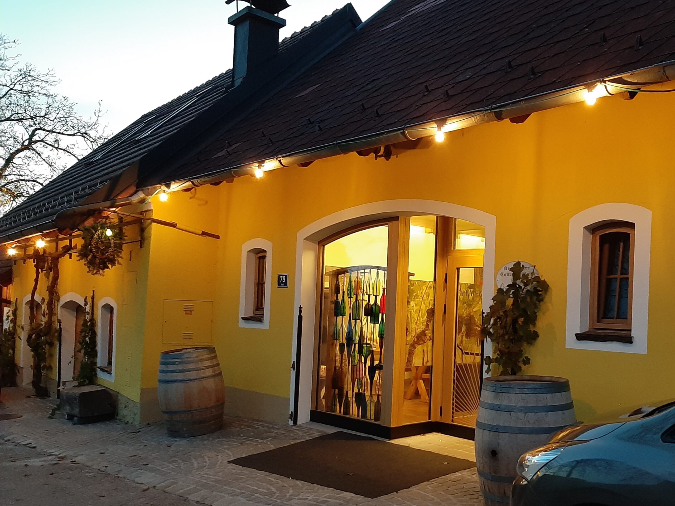 Außenansicht Heurigenlokal Hagmann Priel Kellergasse